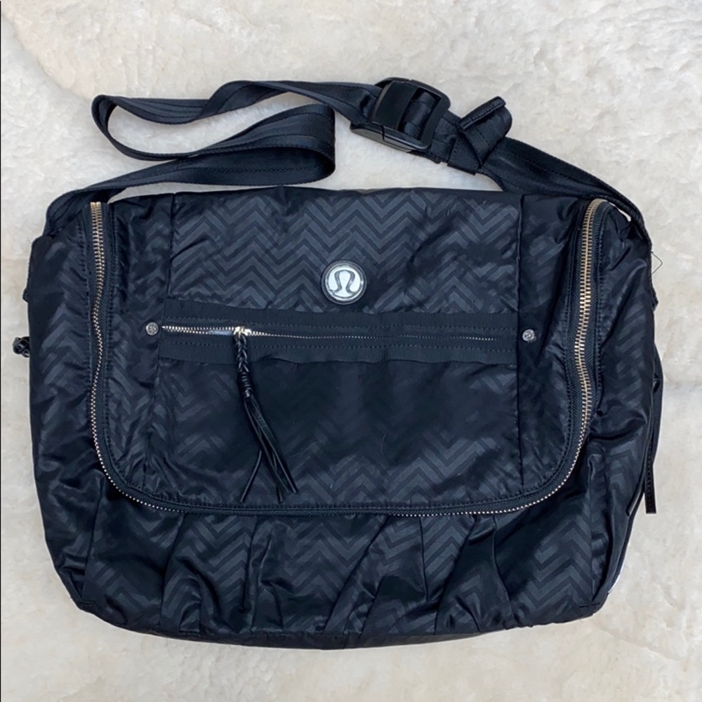 Black Chevron Lululemon Yoga Moto Messenger Bag